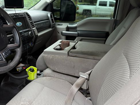 Used 2018 Ford F250 XLT w/ XLT Premium Package AWD/4WD image 8