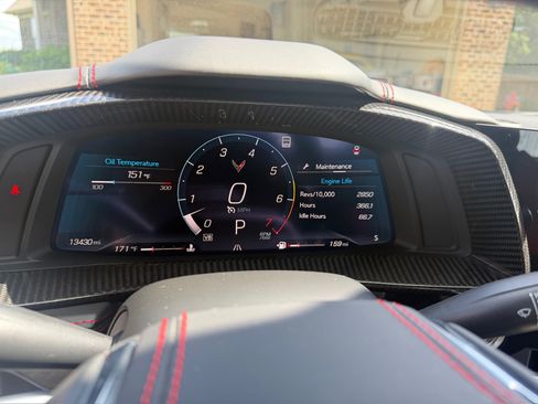 Used 2021 Chevrolet Corvette Stingray Premium Conv w/ Z51 Performance Package RWD image 9