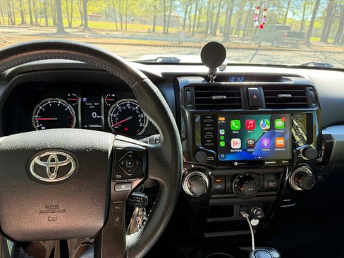 Used 2020 Toyota 4Runner TRD Off-Road image 6