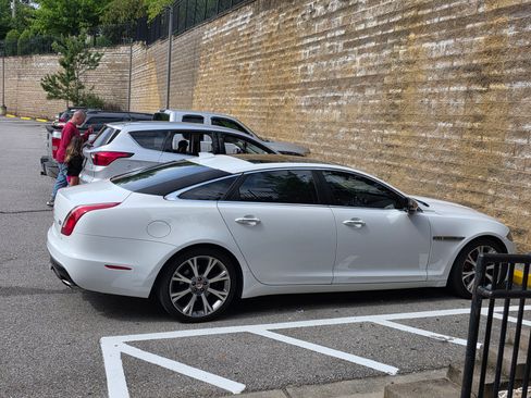 Used 2017 Jaguar XJ L Portfolio AWD/4WD image 11