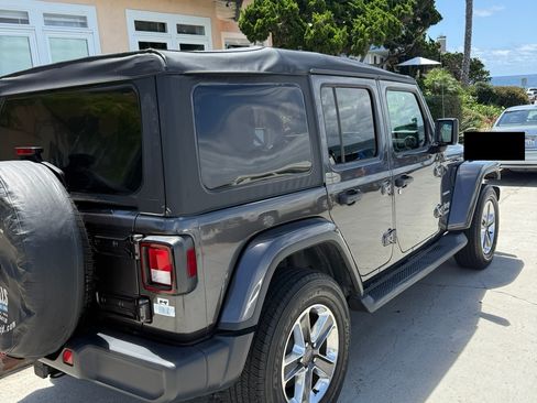 Used 2020 Jeep Wrangler Unlimited Sahara AWD/4WD image 26