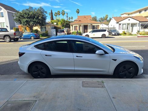 Used 2023 Tesla Model 3 Standard Range image 6