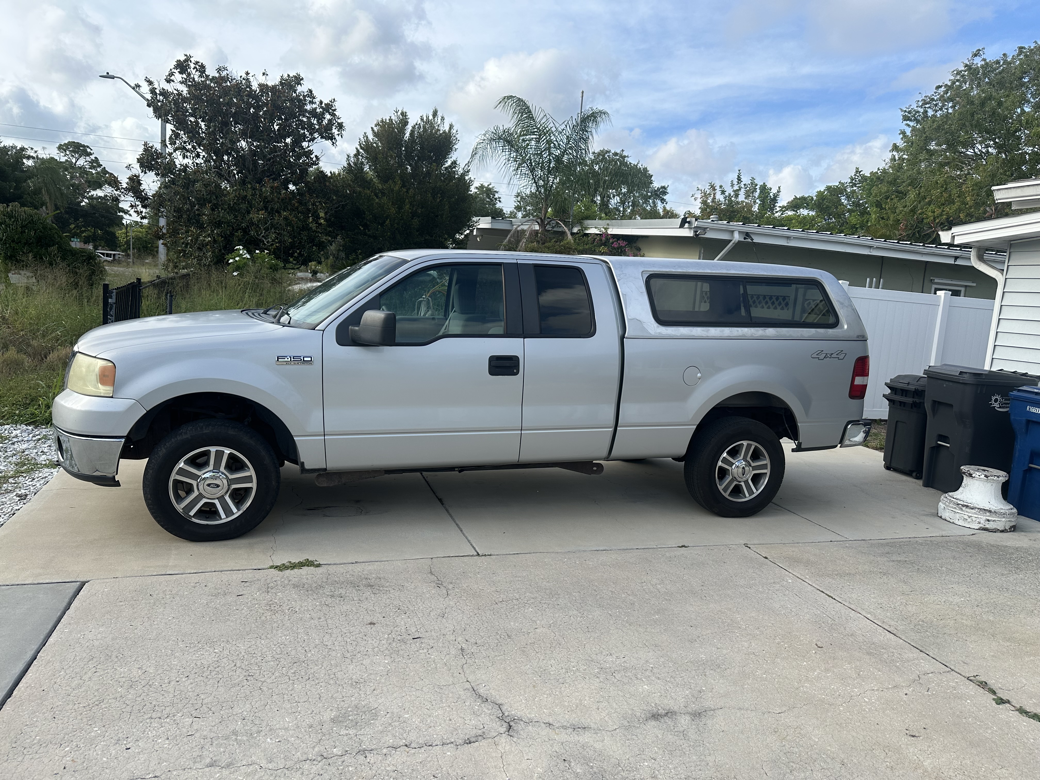 Used 2007 Ford F150 XLT AWD/4WD image 1