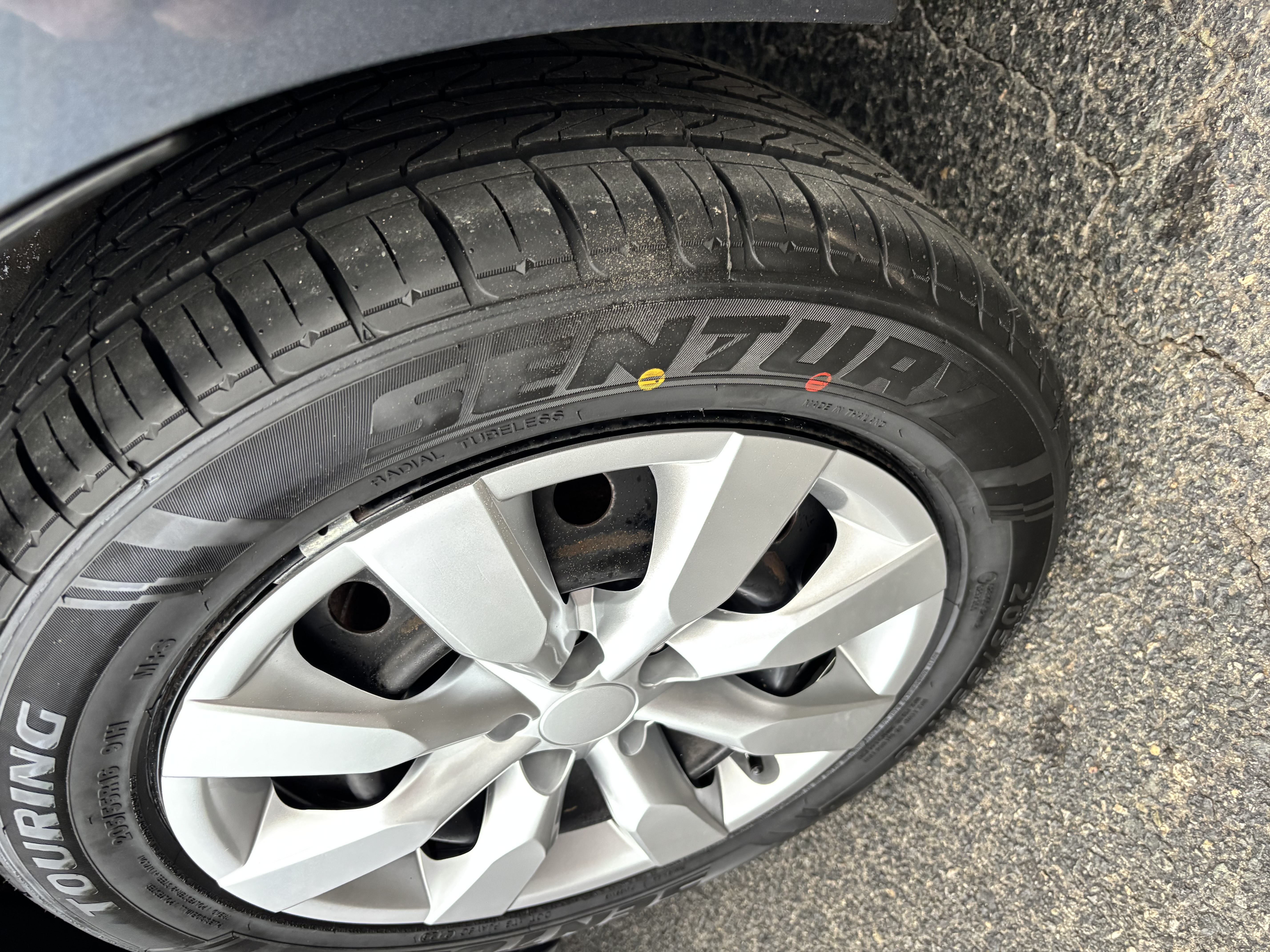 Used 2014 Toyota Corolla LE FWD image 9