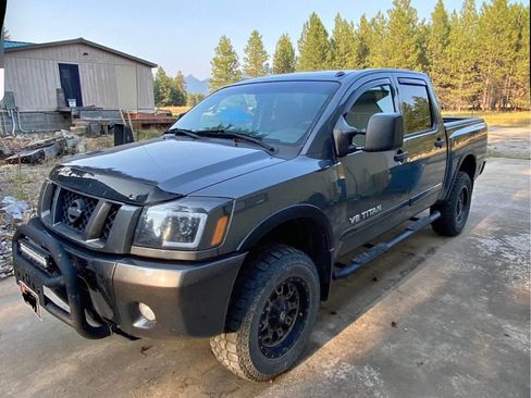Used 2011 Nissan Titan PRO-4X AWD/4WD image 9