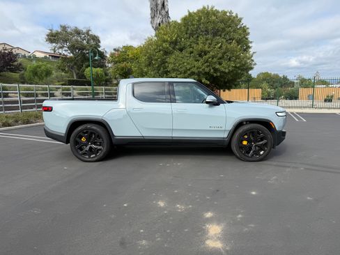 Used 2023 Rivian R1T Adventure AWD/4WD image 10