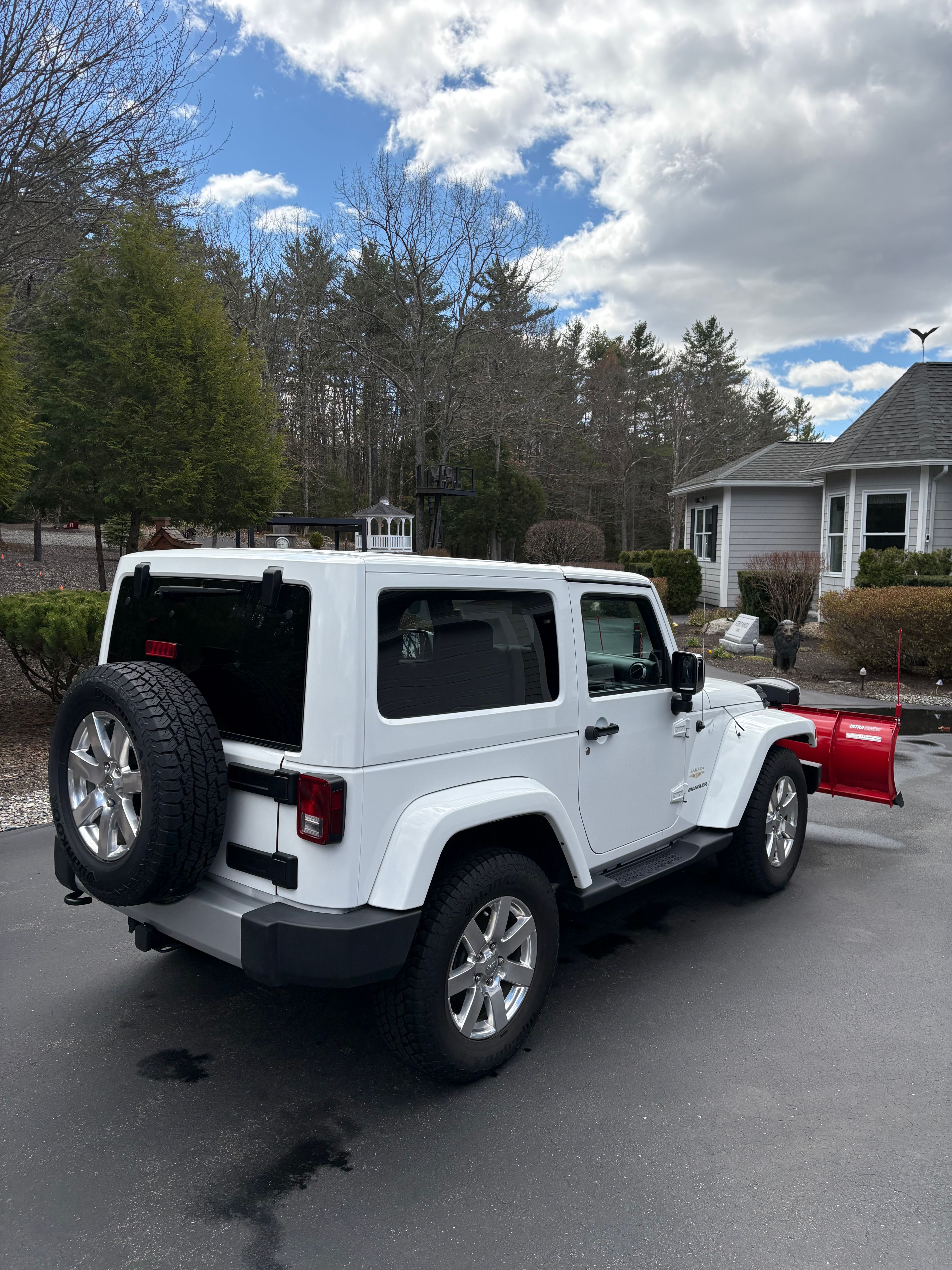 Used 2012 Jeep Wrangler Sahara AWD/4WD image 18