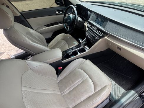 Used 2017 Kia Optima EX FWD image 9