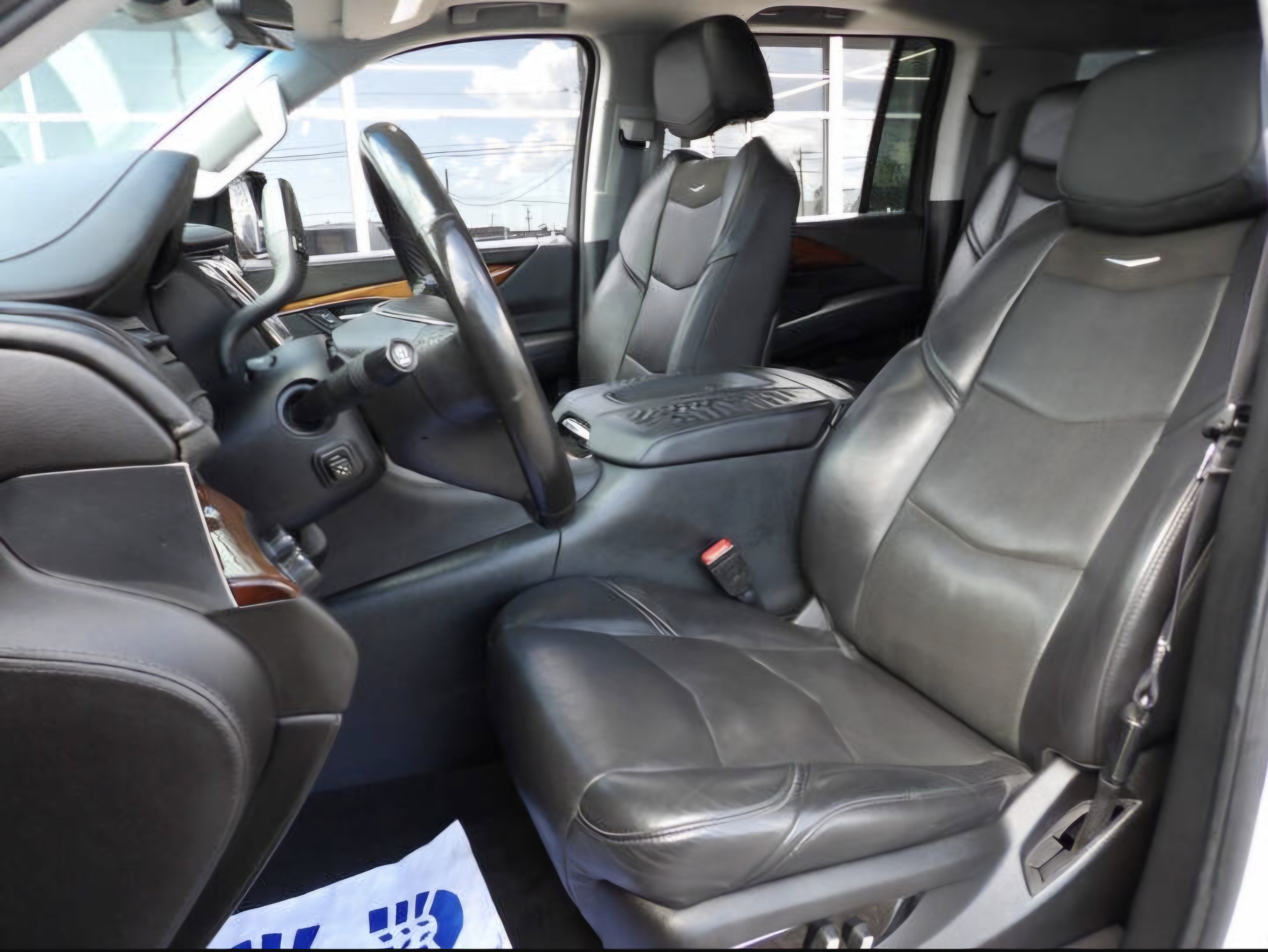 Used 2017 Cadillac Escalade ESV Premium Luxury AWD/4WD image 14