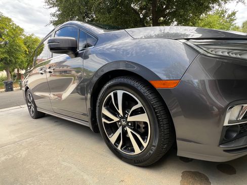 Used 2018 Honda Odyssey Elite image 4