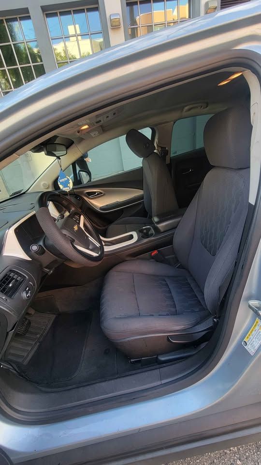 Used 2013 Chevrolet Volt FWD image 6