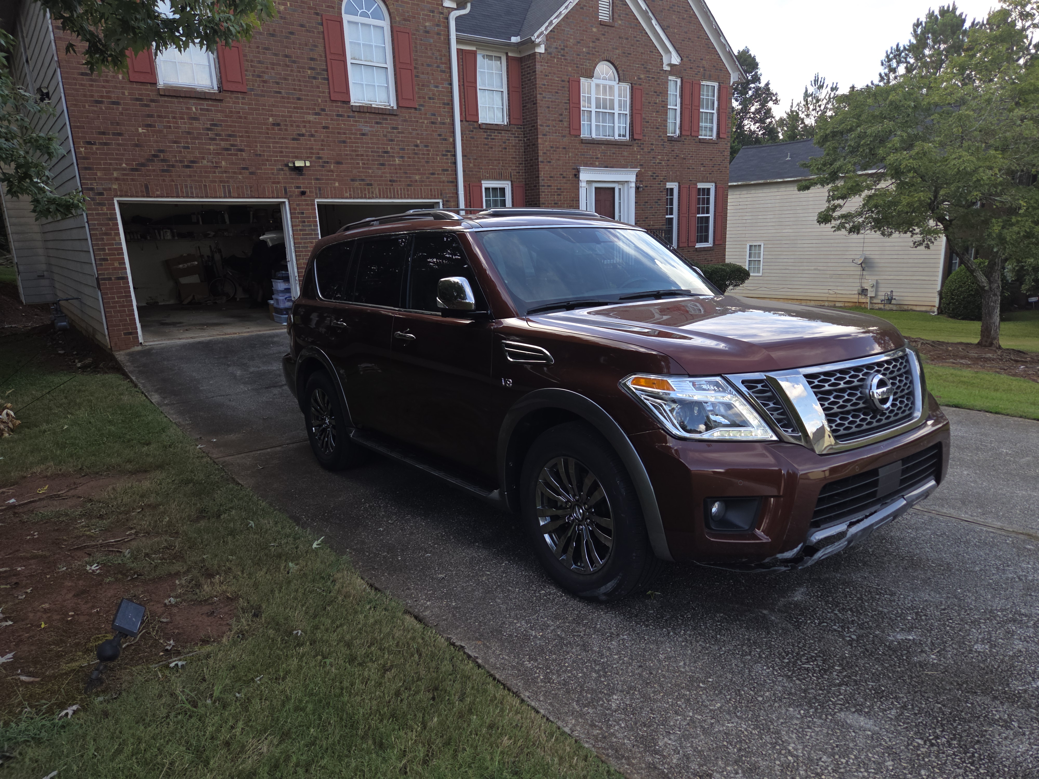 Used 2018 Nissan Armada Platinum w/ Captain Seat Package RWD image 2
