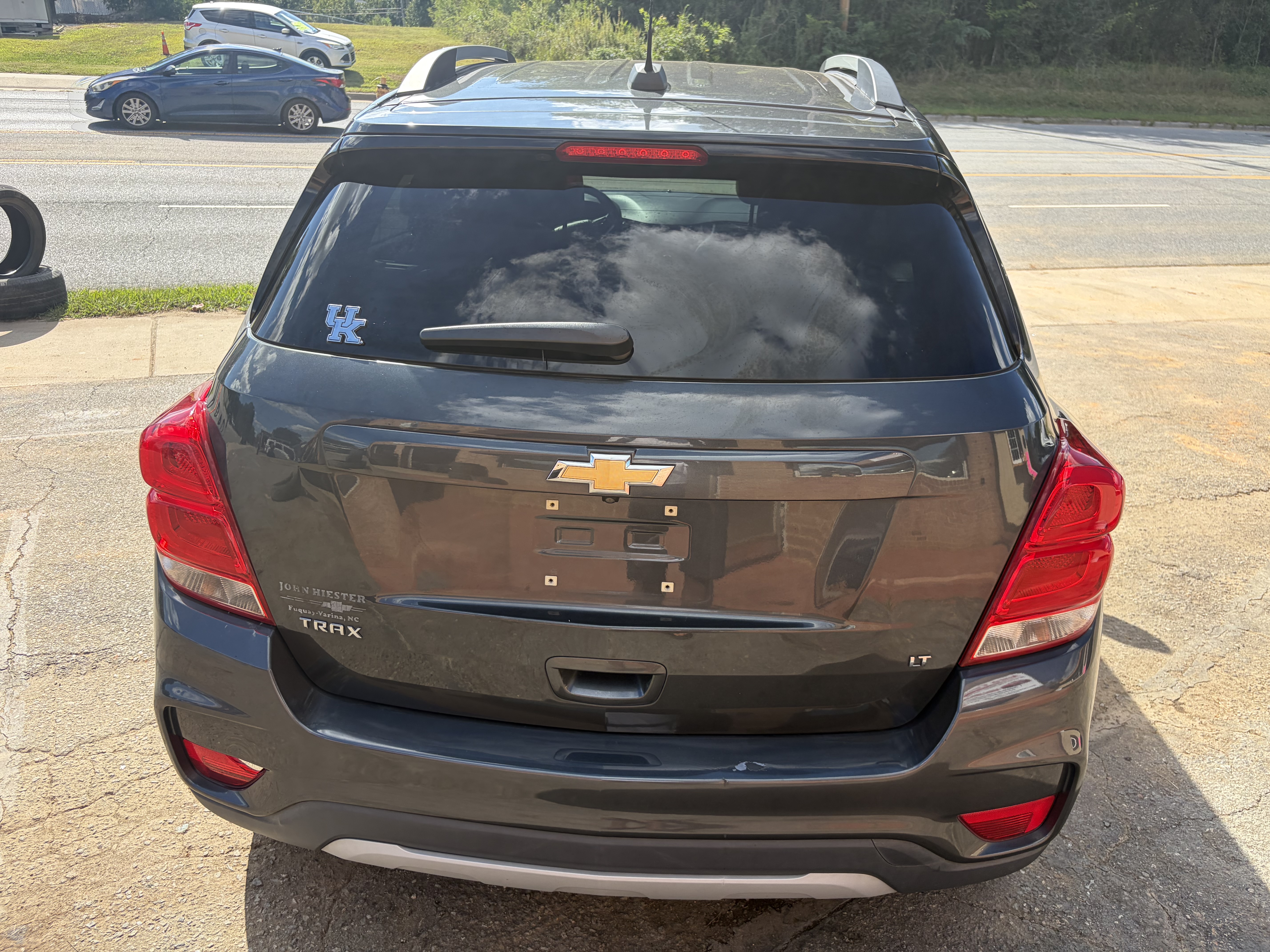 Used 2019 Chevrolet Trax LT w/ LT Convenience Package FWD image 12