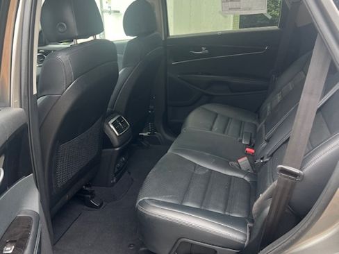 Used 2018 Kia Sorento EX image 14