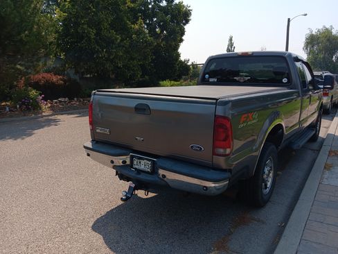 Used 2006 Ford F250 XLT AWD/4WD image 5
