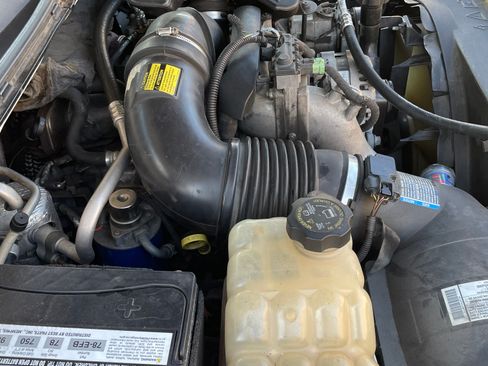 Used 2006 GMC Sierra 2500 SLE w/ Heavy-Duty Power Package AWD/4WD image 17
