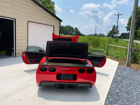 Used 2004 Chevrolet Corvette Z06 w/ Memory Package RWD image 11