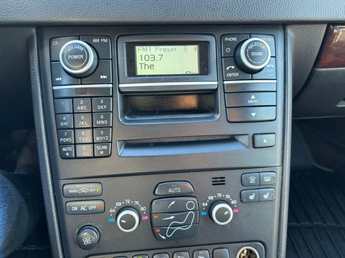 Used 2014 Volvo XC90 3.2 w/ Climate Package image 18