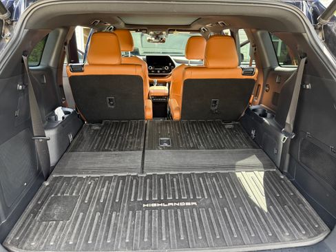 Used 2023 Toyota Highlander Platinum AWD/4WD image 16
