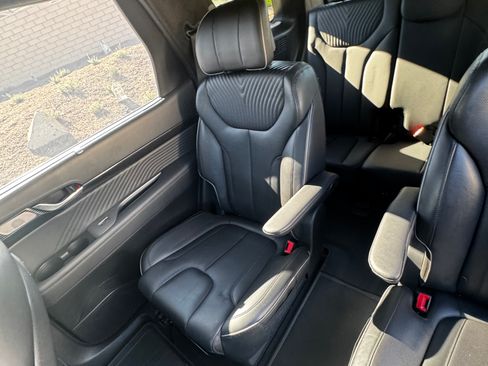 Used 2023 Hyundai Palisade Calligraphy w/ Winter Package image 9