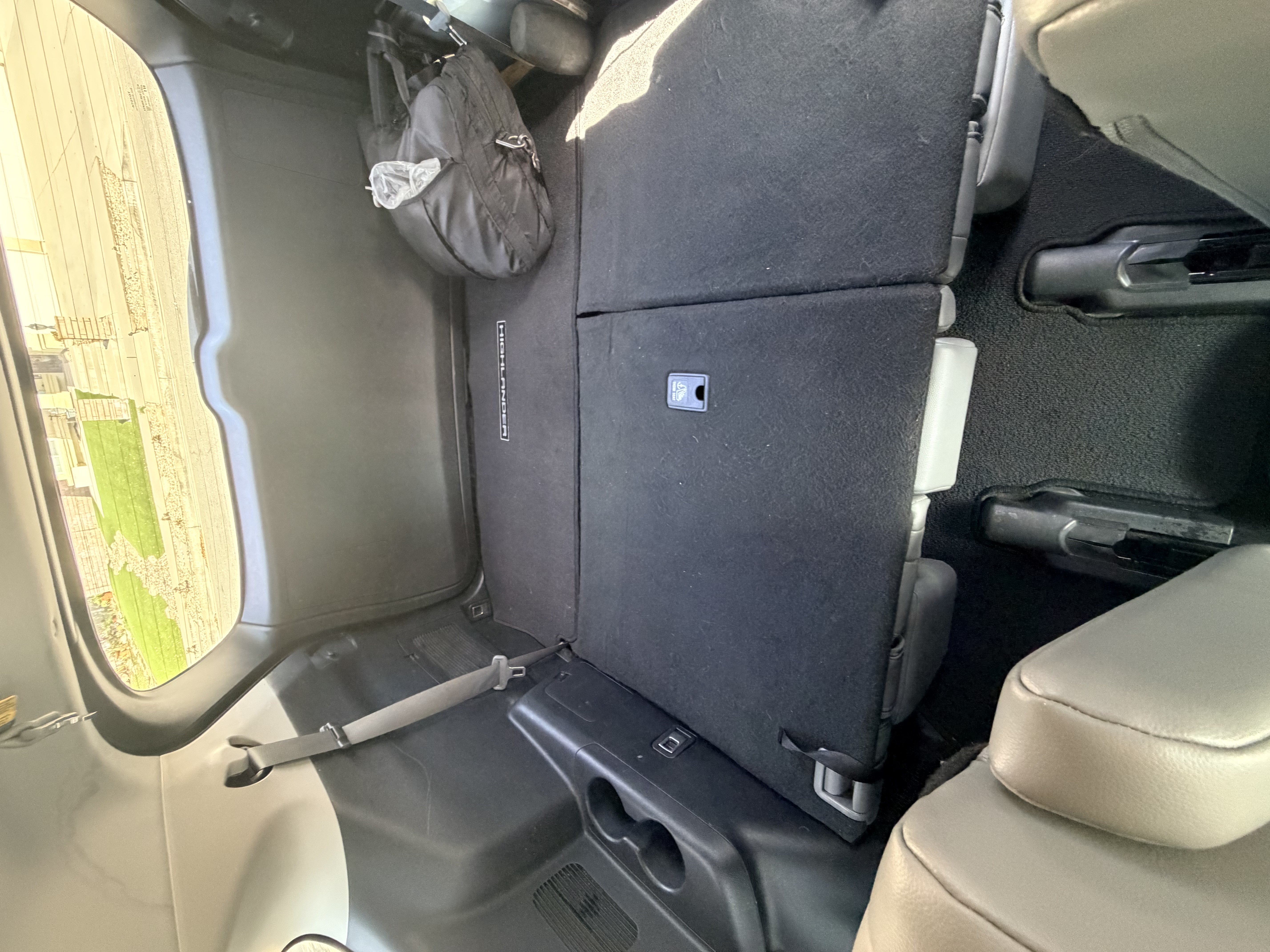 Used 2021 Toyota Highlander XLE FWD image 15