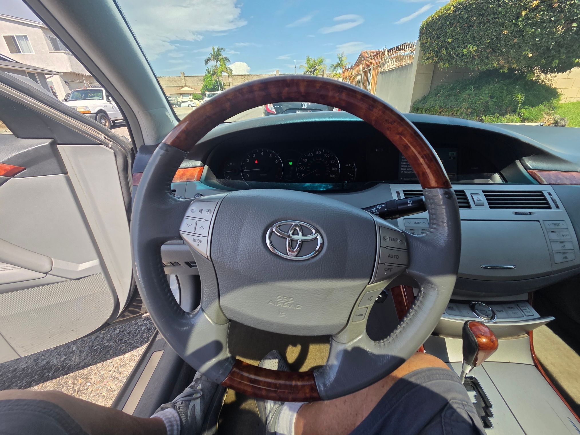 Used 2006 Toyota Avalon Limited FWD image 17