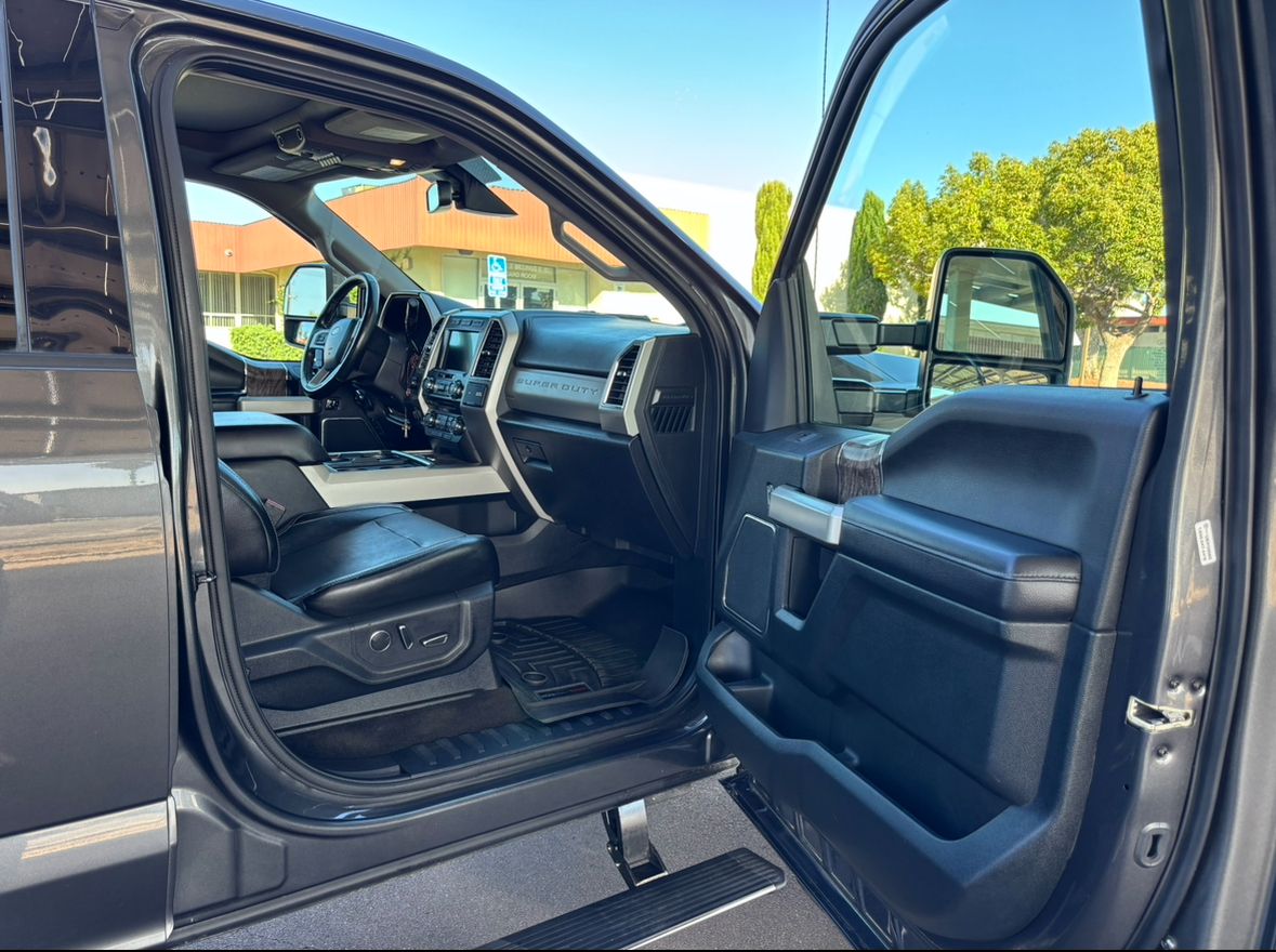 Used 2018 Ford F250 Lariat w/ Lariat Ultimate Package AWD/4WD image 21