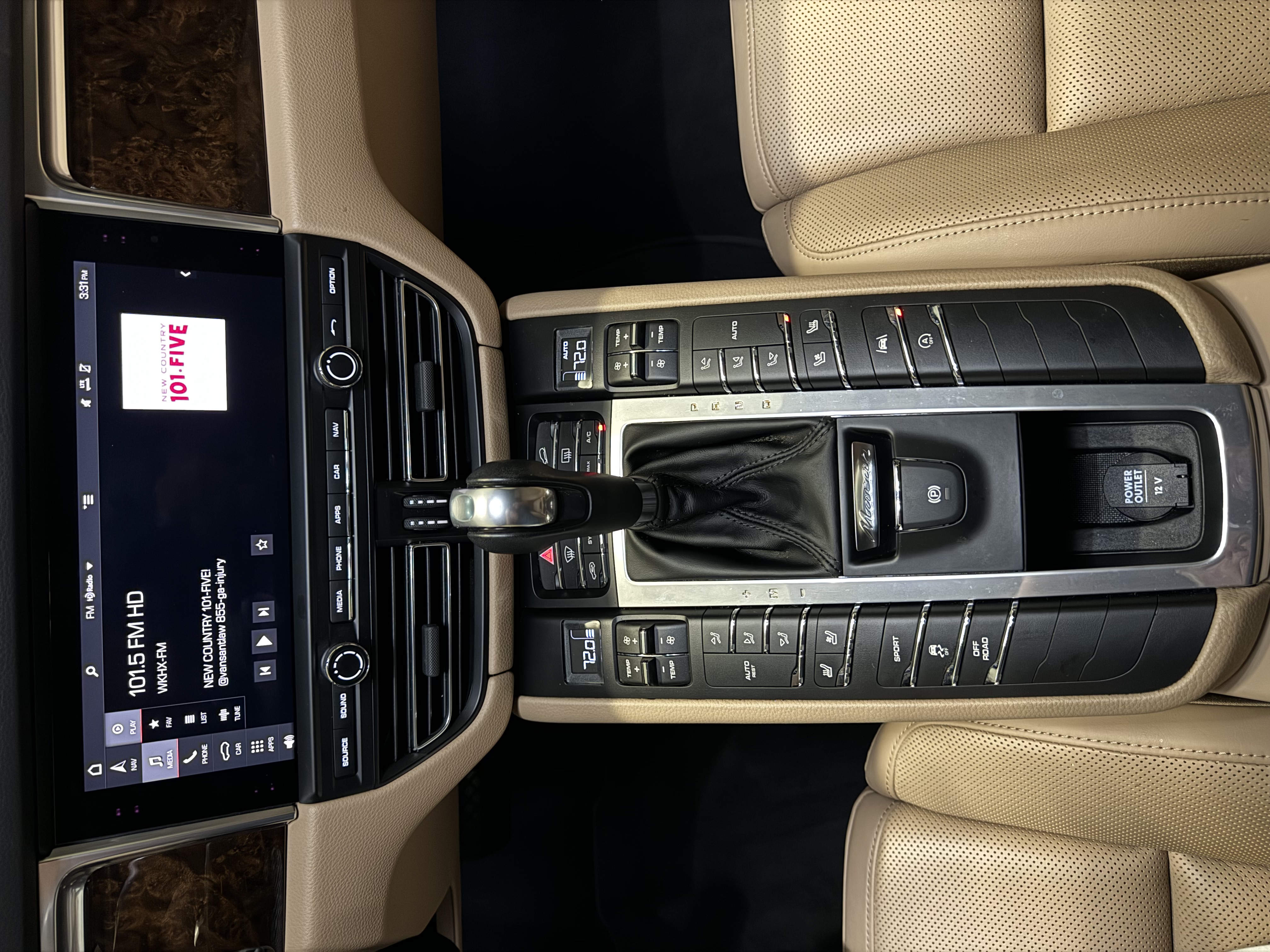 Used 2019 Porsche Macan AWD/4WD image 21