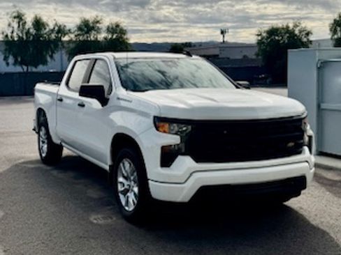 Used 2022 Chevrolet Silverado 1500 Custom image 1