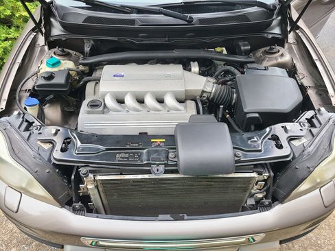 Used 2010 Volvo XC90 V8 image 10