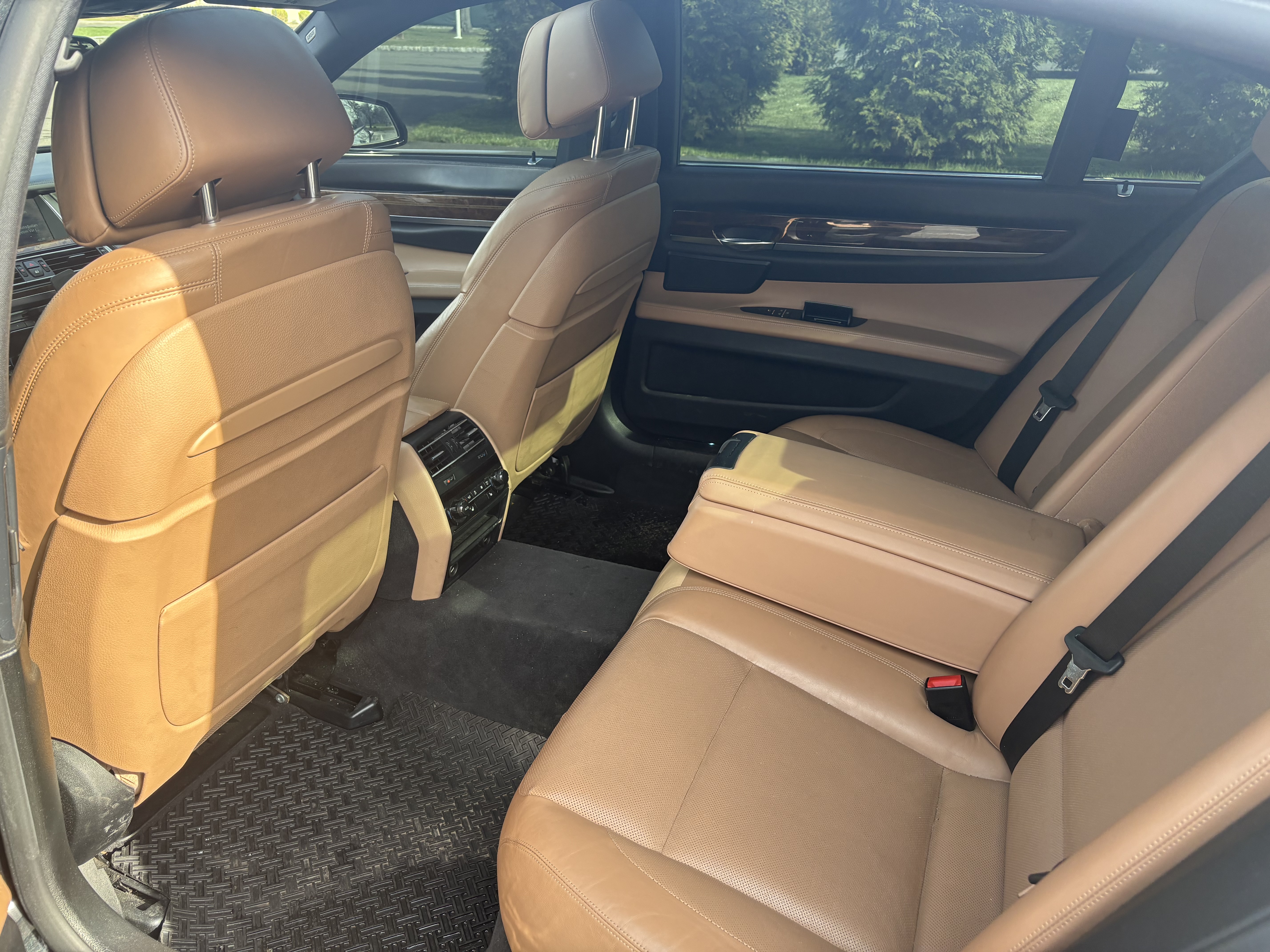 Used 2013 BMW 750Li xDrive AWD/4WD image 14