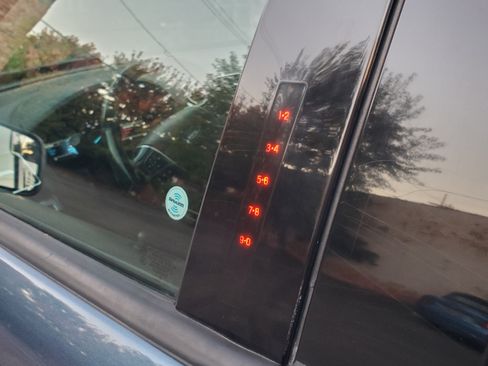 Used 2018 Ford Explorer Limited image 24