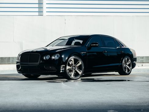 Used 2017 Bentley Flying Spur S W12 image 2