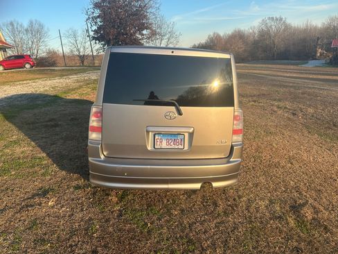 Used 2005 Scion xB image 5