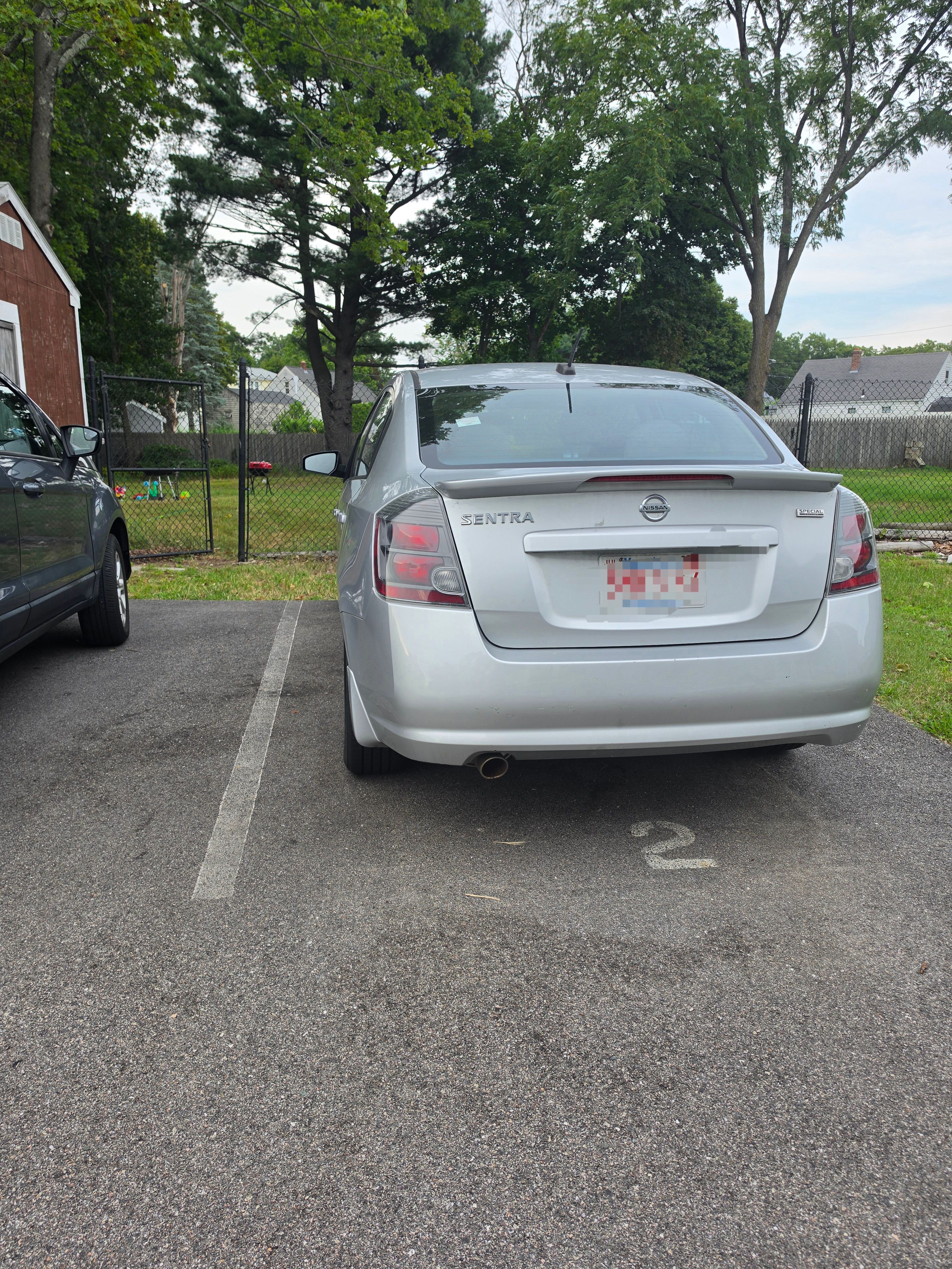Used 2012 Nissan Sentra 2.0 SR w/ Special Edition Pkg FWD image 5