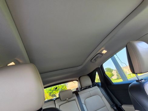 Used 2020 Ford Escape Titanium AWD/4WD image 11