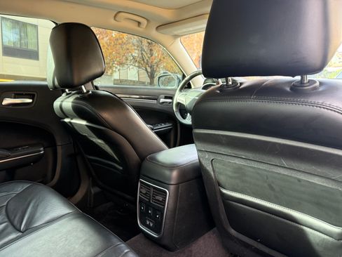 Used 2016 Chrysler 300 C image 11