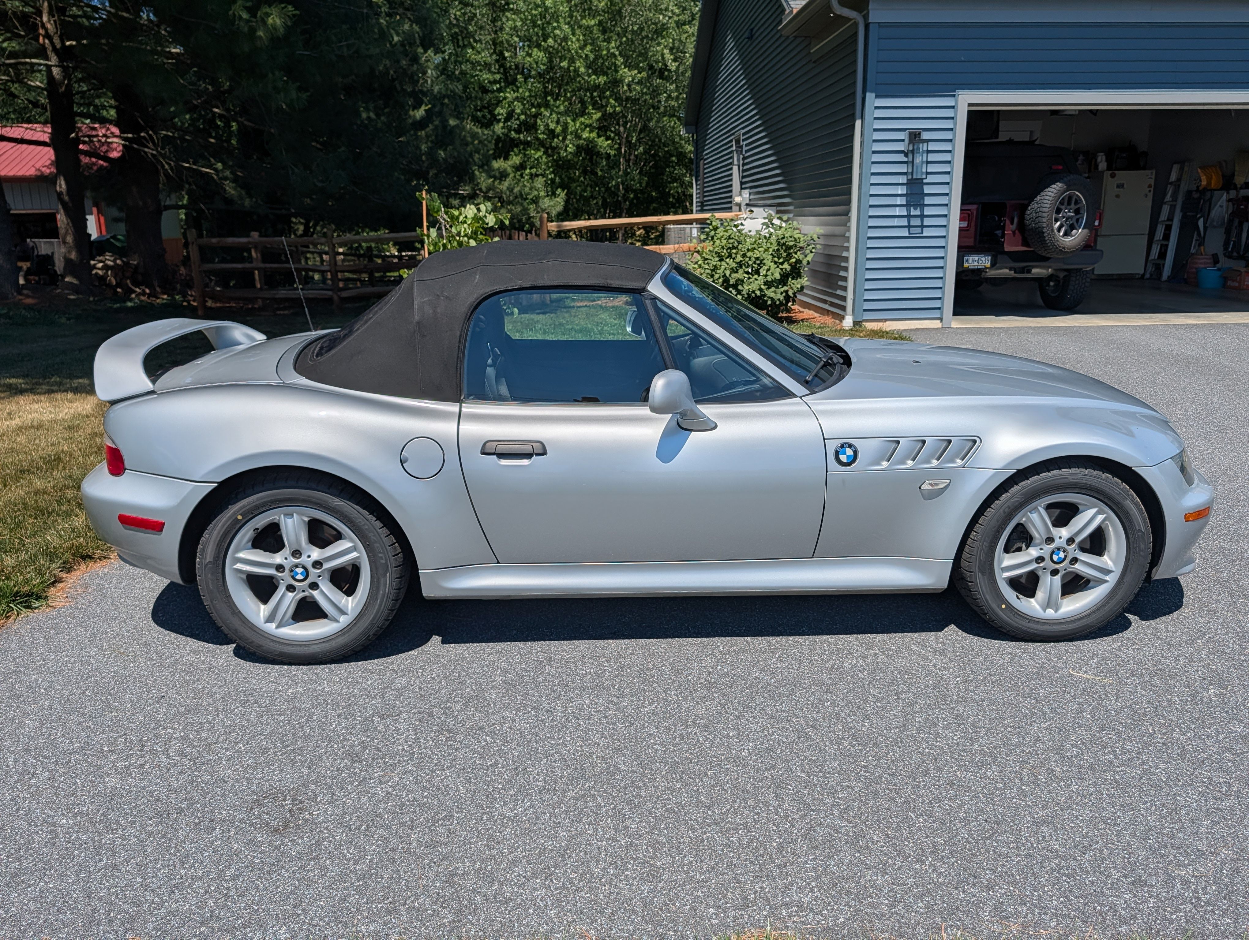 Used 2002 BMW Z3 2.5i RWD image 10