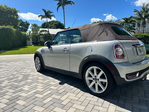 Used 2015 MINI Cooper S w/ Highgate Package image 10