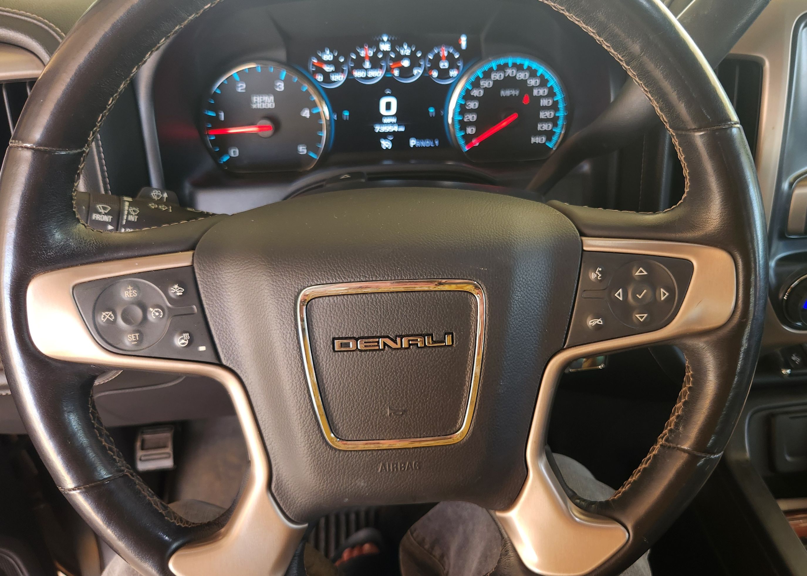Used 2018 GMC Sierra 2500 Denali w/ Duramax Plus Package AWD/4WD image 11