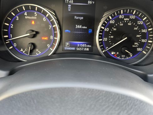 Used 2019 INFINITI Q60 3.0t Luxe w/ Essential Package image 11