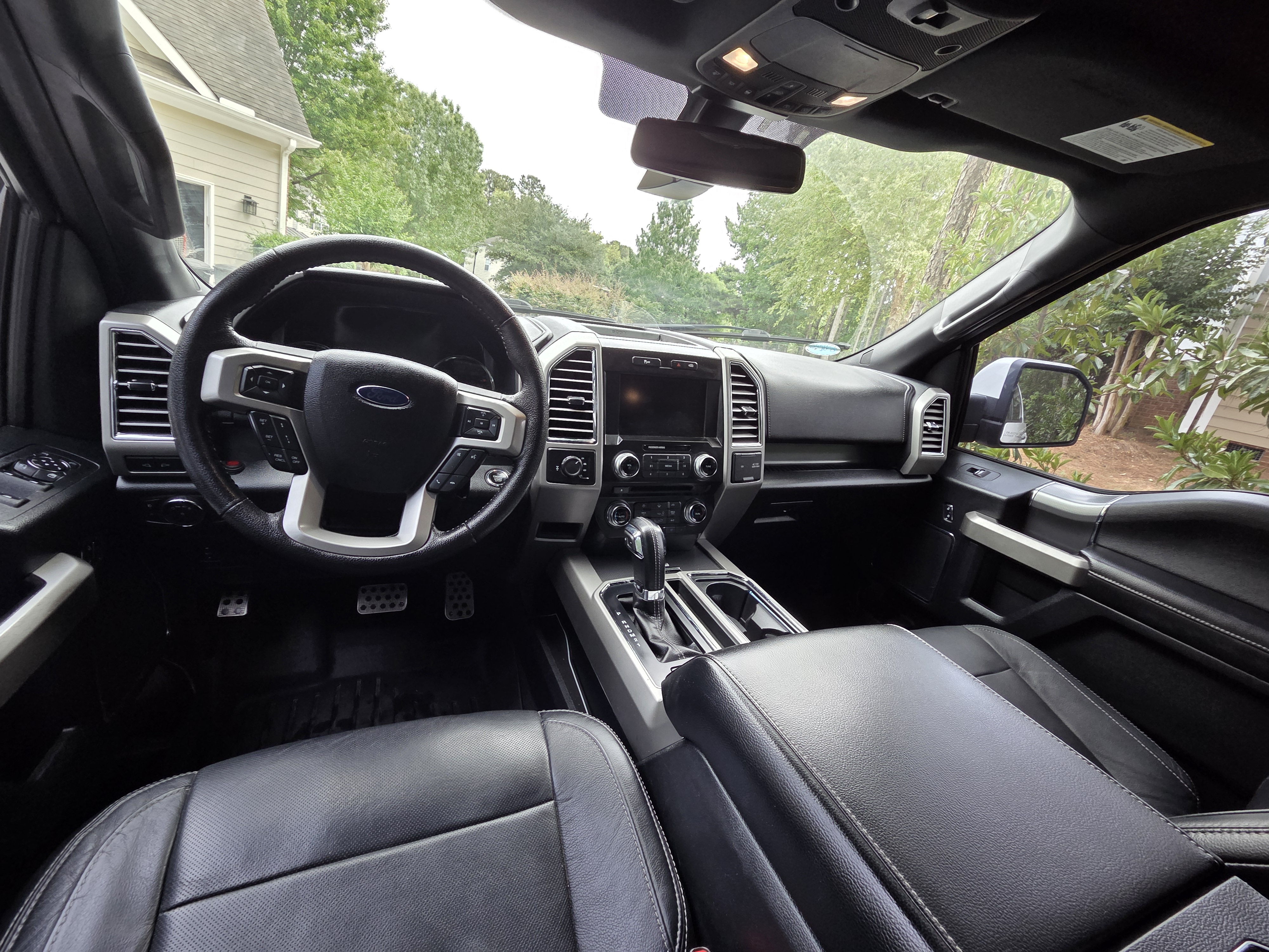 Used 2015 Ford F150 Lariat w/ Equipment Group 502A Luxury AWD/4WD image 17