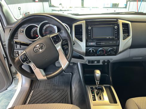Used 2015 Toyota Tacoma 2WD Access Cab w/ SR5 Package image 12