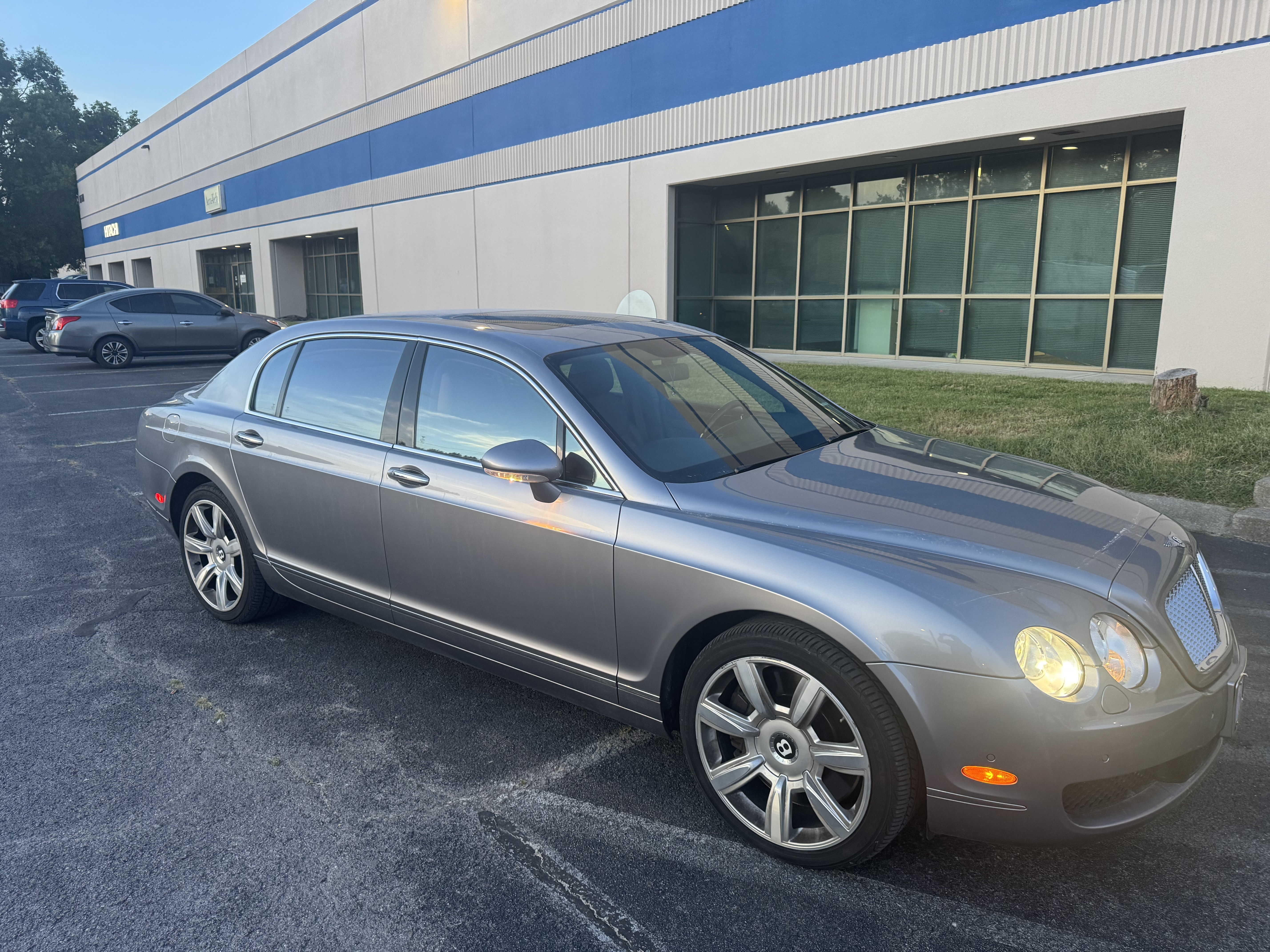 Used 2006 Bentley Flying Spur Flying Spur AWD/4WD image 4