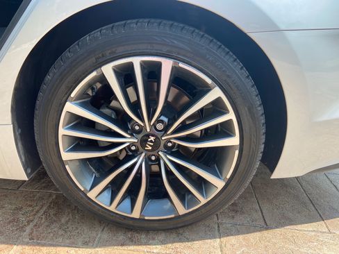 Used 2018 Kia Stinger Premium AWD/4WD image 11