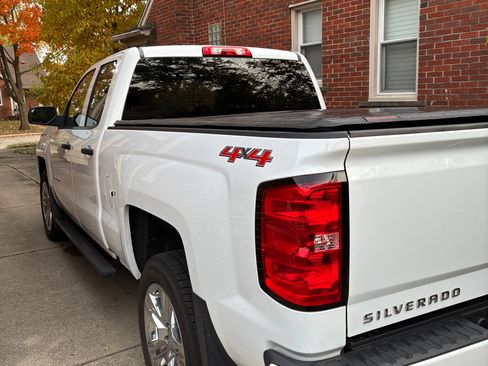 Used 2017 Chevrolet Silverado 1500 Custom w/ Custom Convenience Package image 10