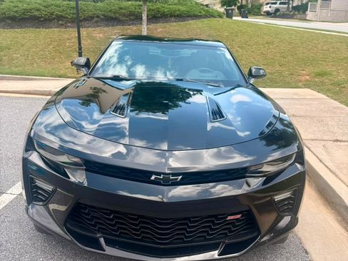 Used 2017 Chevrolet Camaro SS RWD image 4