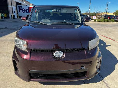 Used 2014 Scion xB image 1