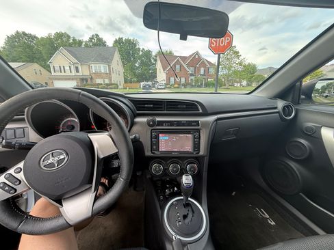 Used 2014 Scion tC 10 Series image 9