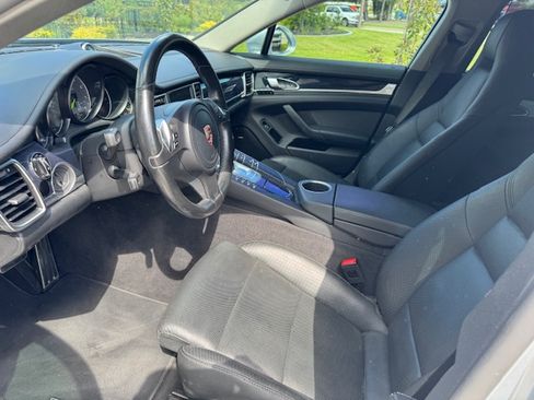 Used 2015 Porsche Panamera S image 10